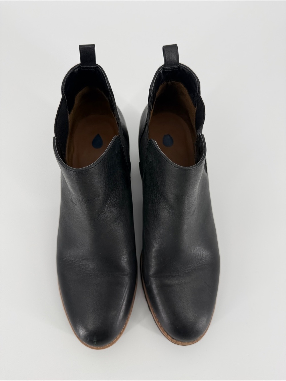 Everlane | Black Leather Chelsea Ankle Boots | Size 9 - Picture 3 of 3